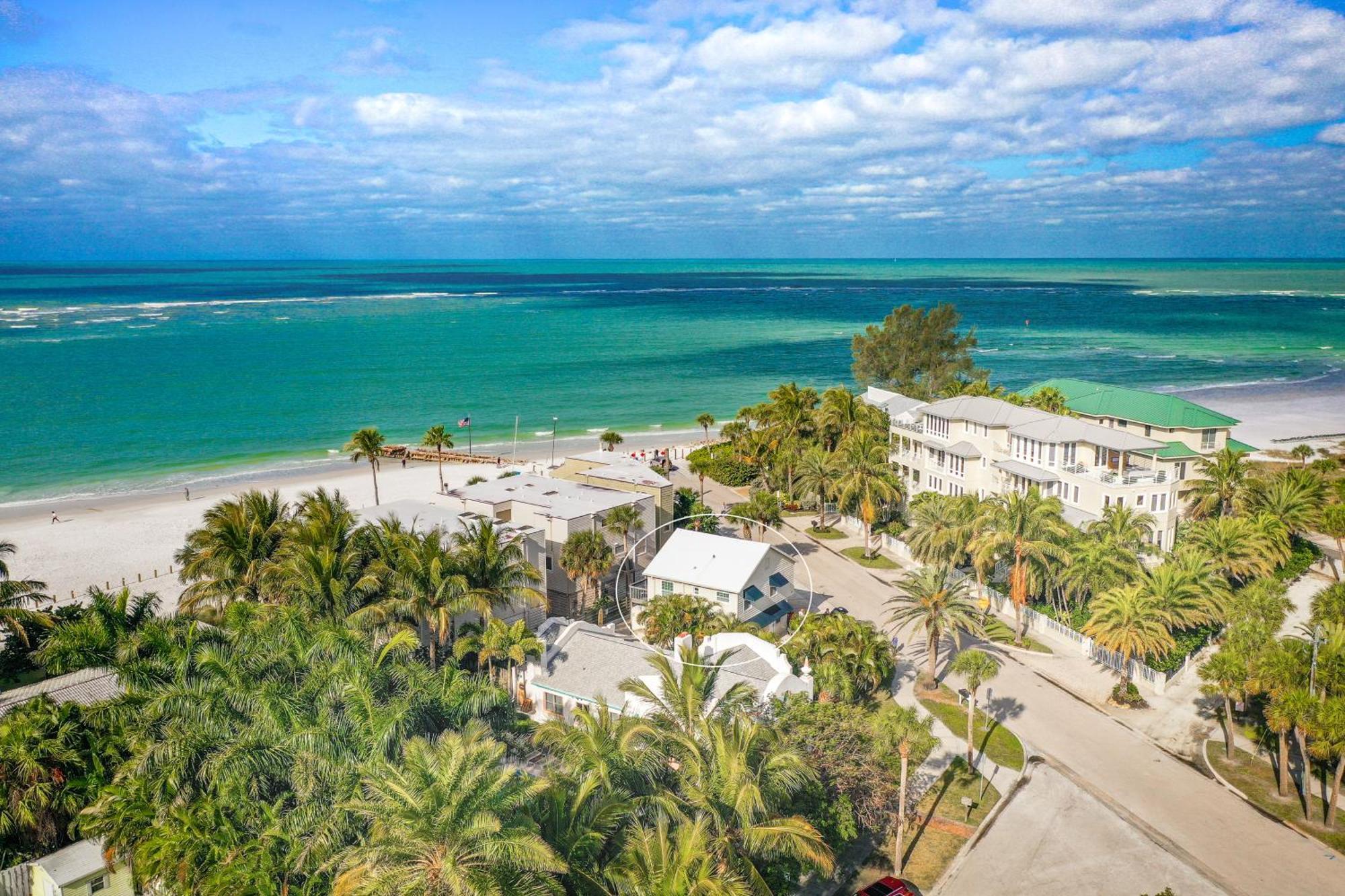 Parrot Beach Cottages سيستا كي الغرفة الصورة